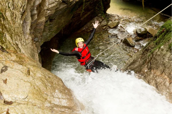 Canyoning (Pasadía)
